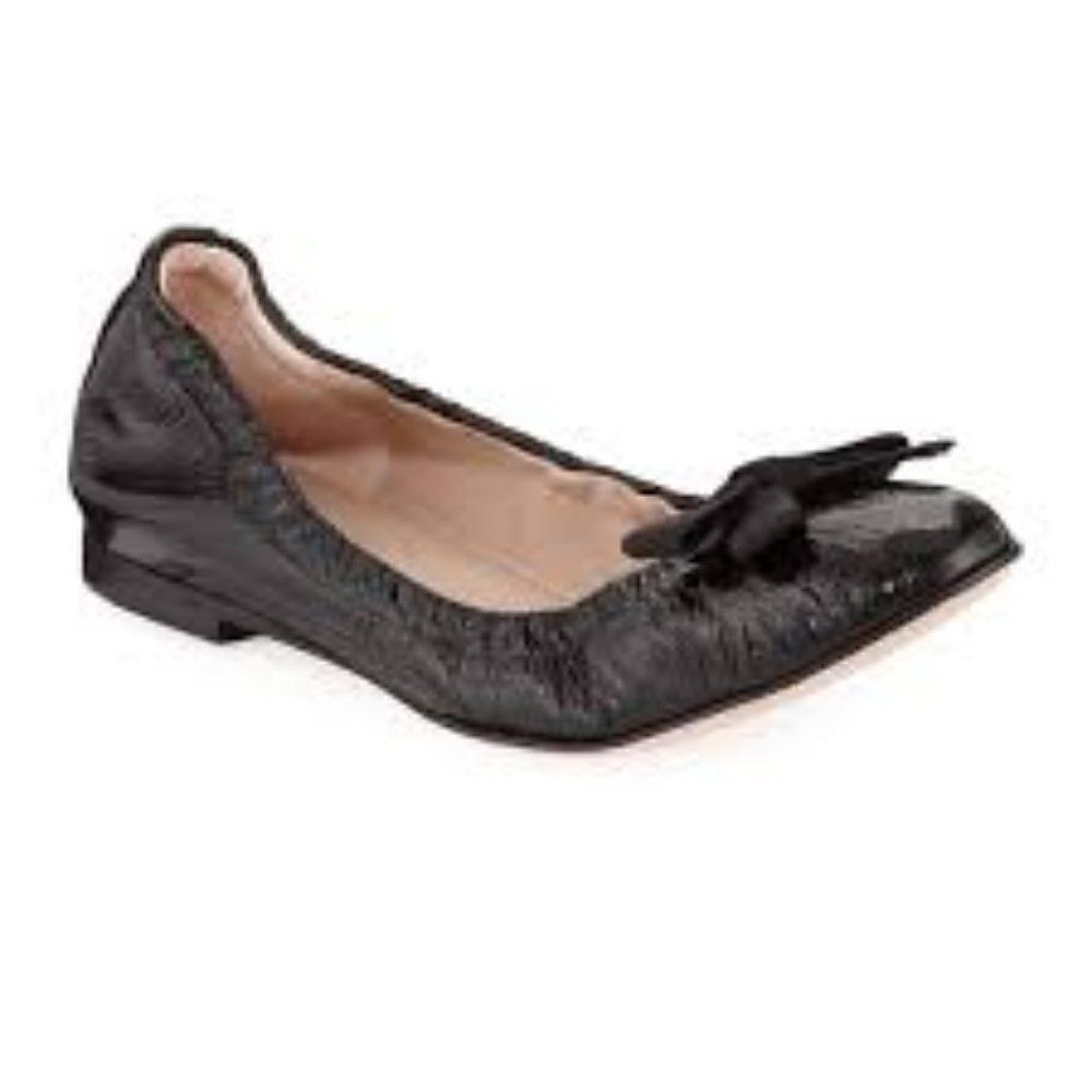 Stuart Weitzman Womens 7 Black Crinkledpatent Bow Balletflats